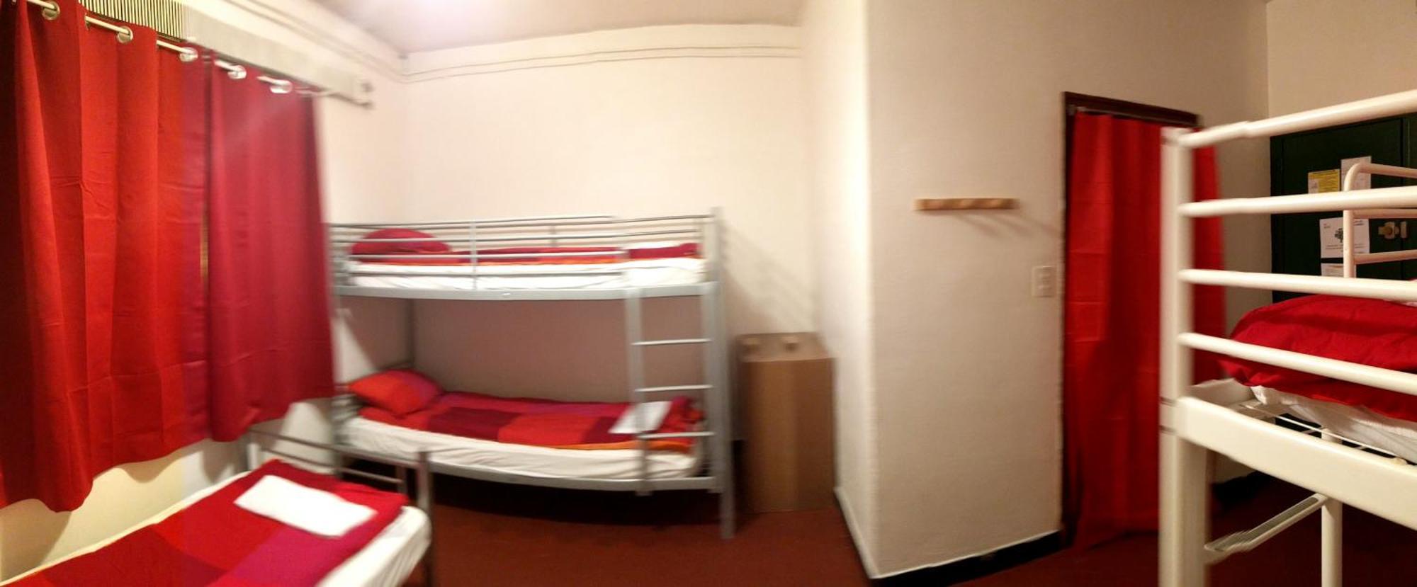 Le Pourquoi Pas Hostel Saint-Lary-Soulan Ruang foto