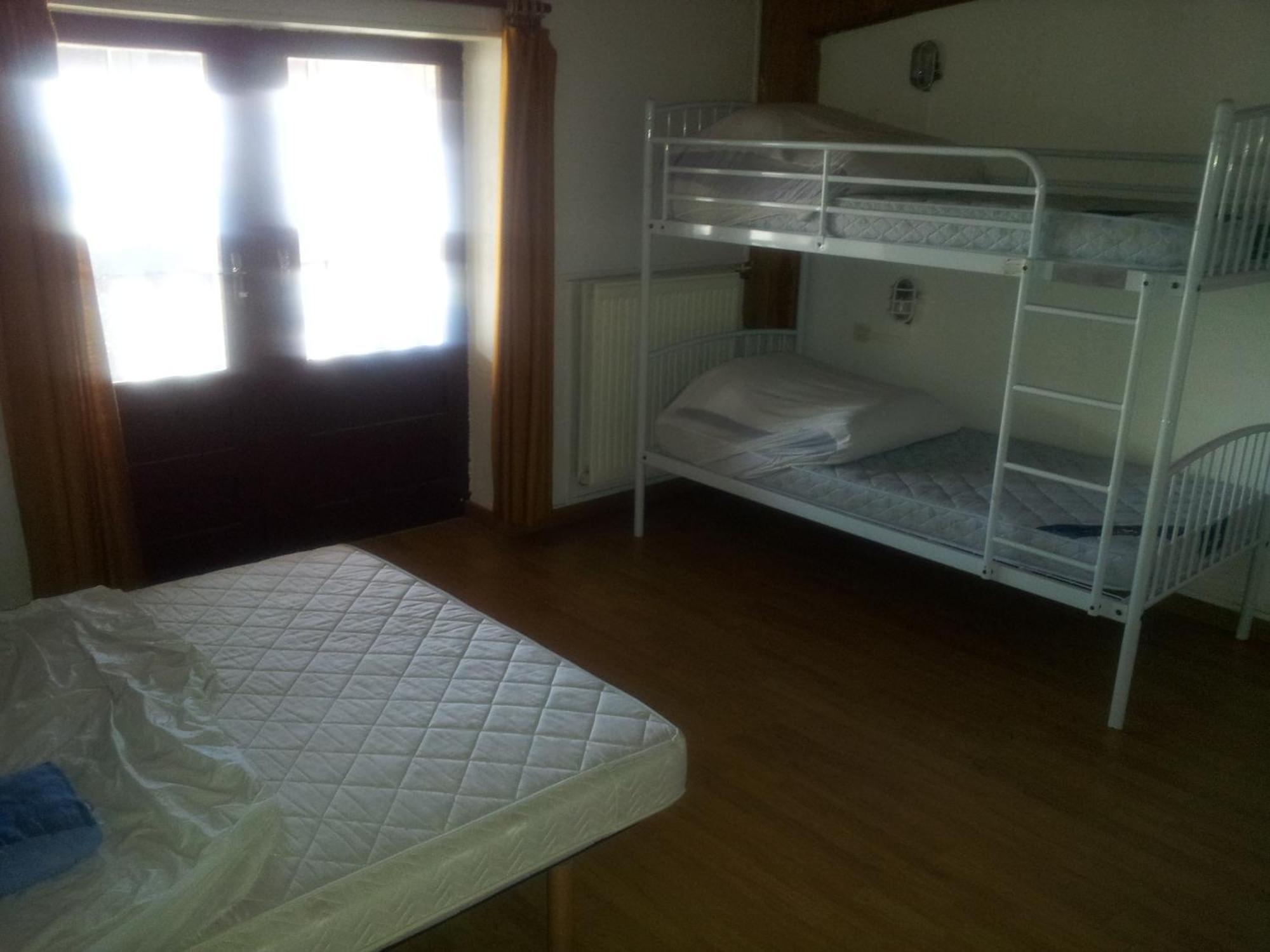 Le Pourquoi Pas Hostel Saint-Lary-Soulan Bagian luar foto